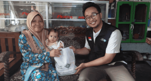 Hadirkan Kebahagiaan, LAZNAS Al Irsyad Purwokerto Salurkan Bantuan Bagi Balita Penderita Jantung Bawaan