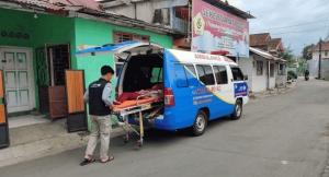 Ambulans Dhuafa LAZNAS Al Irsyad Dampingi Yumna untuk Kontrol Saraf di RSUD Banyumas