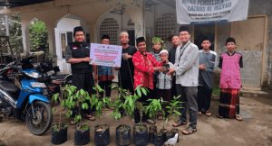 Budidaya Kebun Durian dan Bantuan Rutin untuk Santri, Sinergi LAZNAS Al Irsyad dan PEU-KUA Somagede