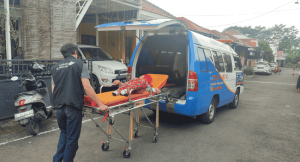 LAZNAS Al Irsyad Kembali Antar Yumna untuk Terapi Saraf dengan Layanan Ambulans Dhuafa
