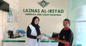 LAZNAS Al Irsyad Purwokerto Salurkan Bantuan Biaya Hidup untuk Dhuafa