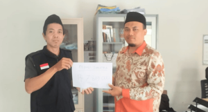 SD Islam Al Izzah Purwokerto menyerahkan donasi Peduli Bencana Sumatera kepada Lembaga Amil Zakat Nasional (Laznas) Al Irsyad Purwokerto.