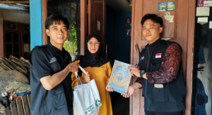 LAZNAS Al Irsyad Purwokerto Salurkan Sembako dan Al-Qur’an untuk Mualaf di Pelosok Banyumas