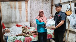 Sebatang Kara di Usia Senja, Bu Naisem Bertahan di Tengah Keterbatasan