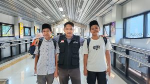 Menuntut Ilmu Jauh dari Rumah, LAZNAS Al Irsyad Purwokerto Antar Dua Santri Pulang ke Kampung Halaman