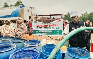 Krisis Air di Sudan, LAZNAS Al Irsyad Purwokerto Salurkan Bantuan 12.000 Liter Air Bersih