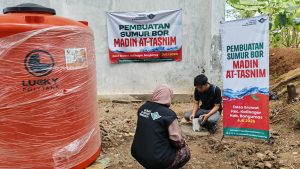 Enam Hari Menembus Tanah, Air Keluar di Kedalaman 60 Meter untuk Santri Madin At-Tasnim