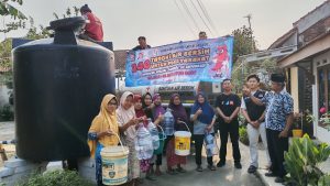 LAZNAS Al Irsyad Kembali Salurkan Tiga Tangki Air Bersih untuk Warga Terdampak Kekeringan
