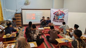 Belajar Menangkap Cahaya, Penerima Beasiswa LAZNAS Al Irsyad Asah Kreativitas Lewat Pelatihan Fotografi