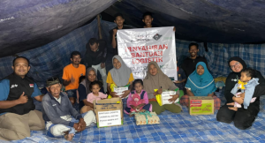 Hari ke-13 Pascagempa, LAZNAS Al Irsyad Salurkan Logistik Bagi Pengungsi di Manggarai Timur